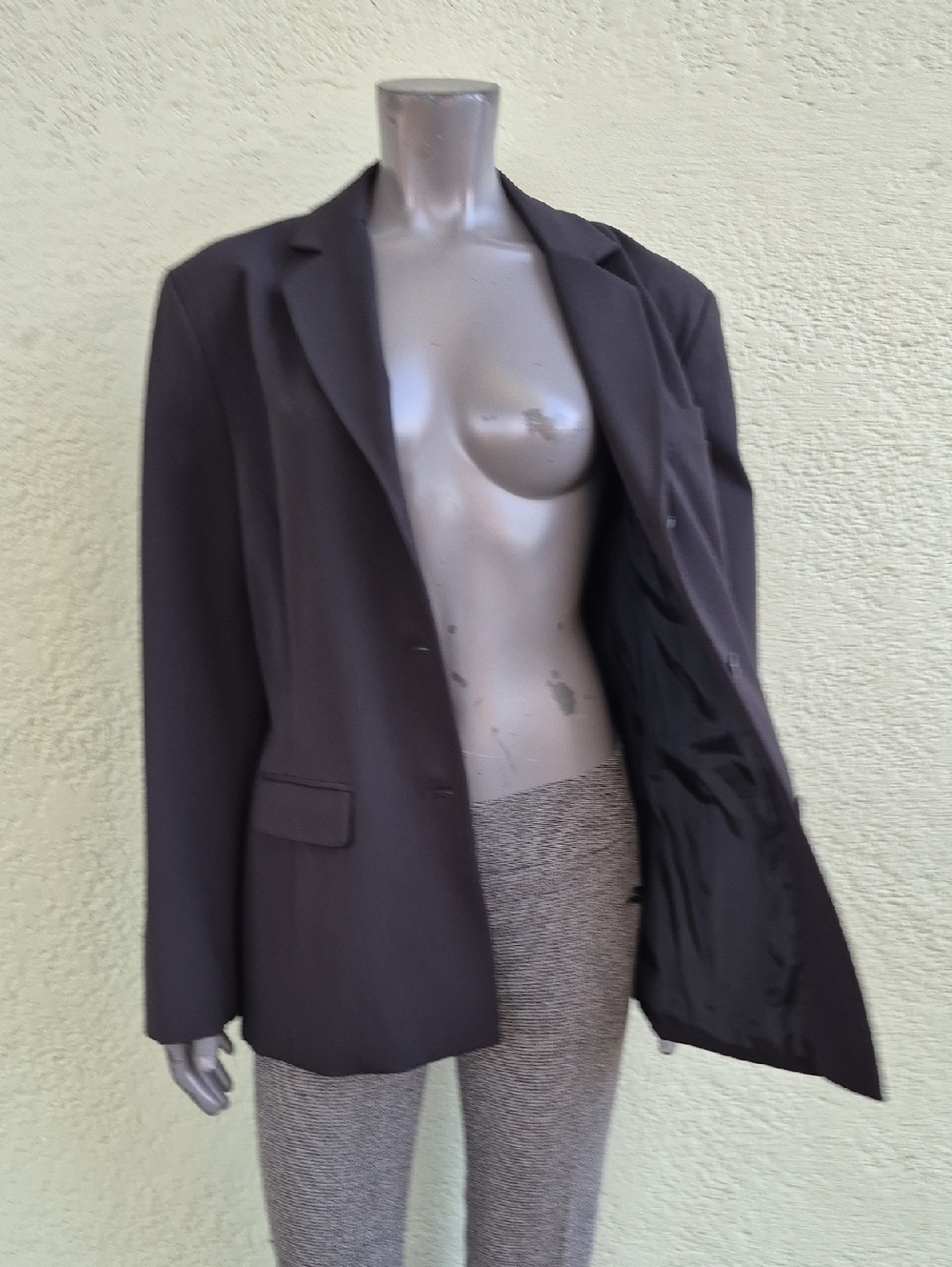 The Limited (KOREA) Ladies Vintage Black (3) Button Medium Weight Blazer/Coat